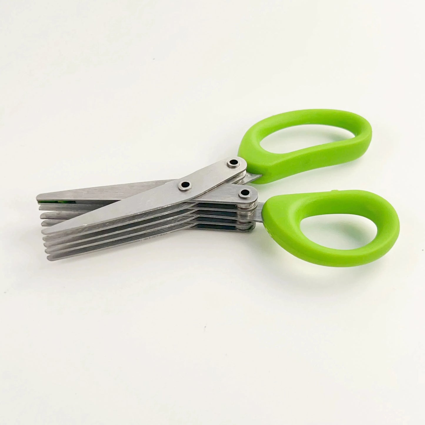 Versatile 3-5 Layer Stainless Steel Kitchen Scissors for Effortless Cutting and Chopping of Peppers, Scallions, and More!